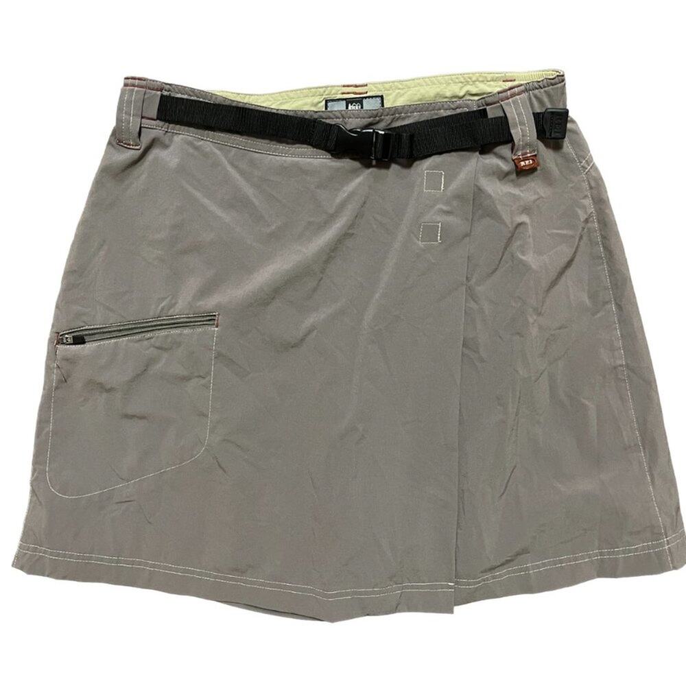 REI Faux Wrap Mohave Hiking Skirt Skort in Taupe Brown  Zip pocket Belt  SZ 8